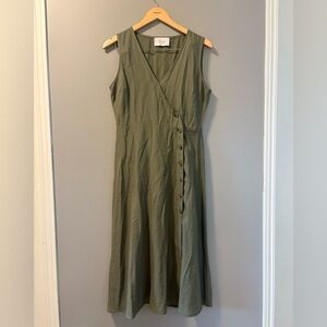 Elegant Olive Green Wrap Midi Dress with Button Detailing size Medium